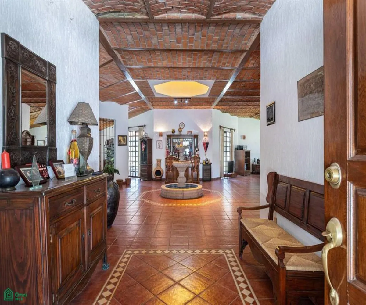 En Venta,Tlajomulco Centro,Camino Real 210, Tlajomulco de Zuniga, Jalisco 45640, 4 Habitaciones,5 Baños,Camino Real,MX25916362