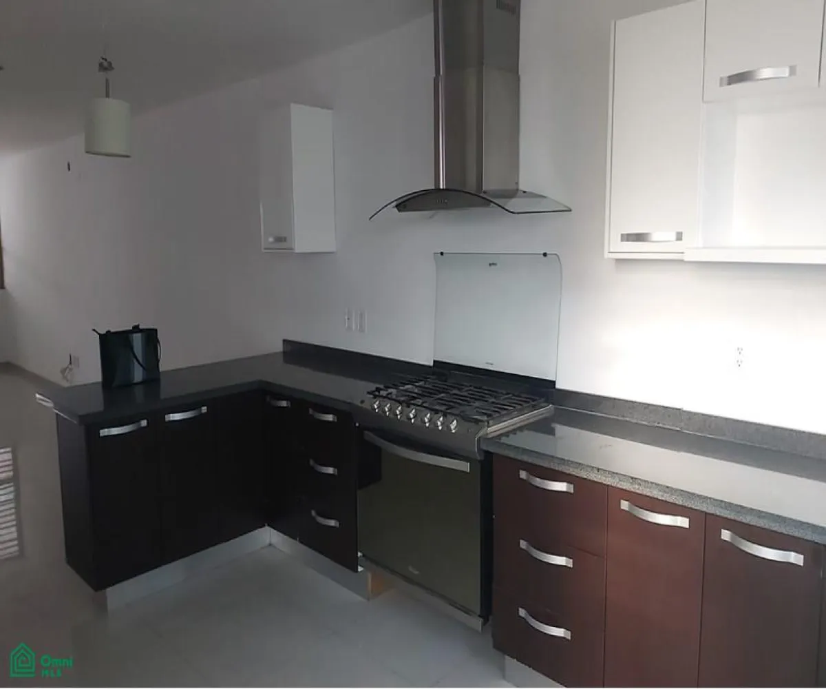 En Venta,Fracc. La Estancia,Robert Schuman 5007, Zapopan, Jalisco 45030, 4 Habitaciones,4 Baños,Robert Schuman,2,MX25917079