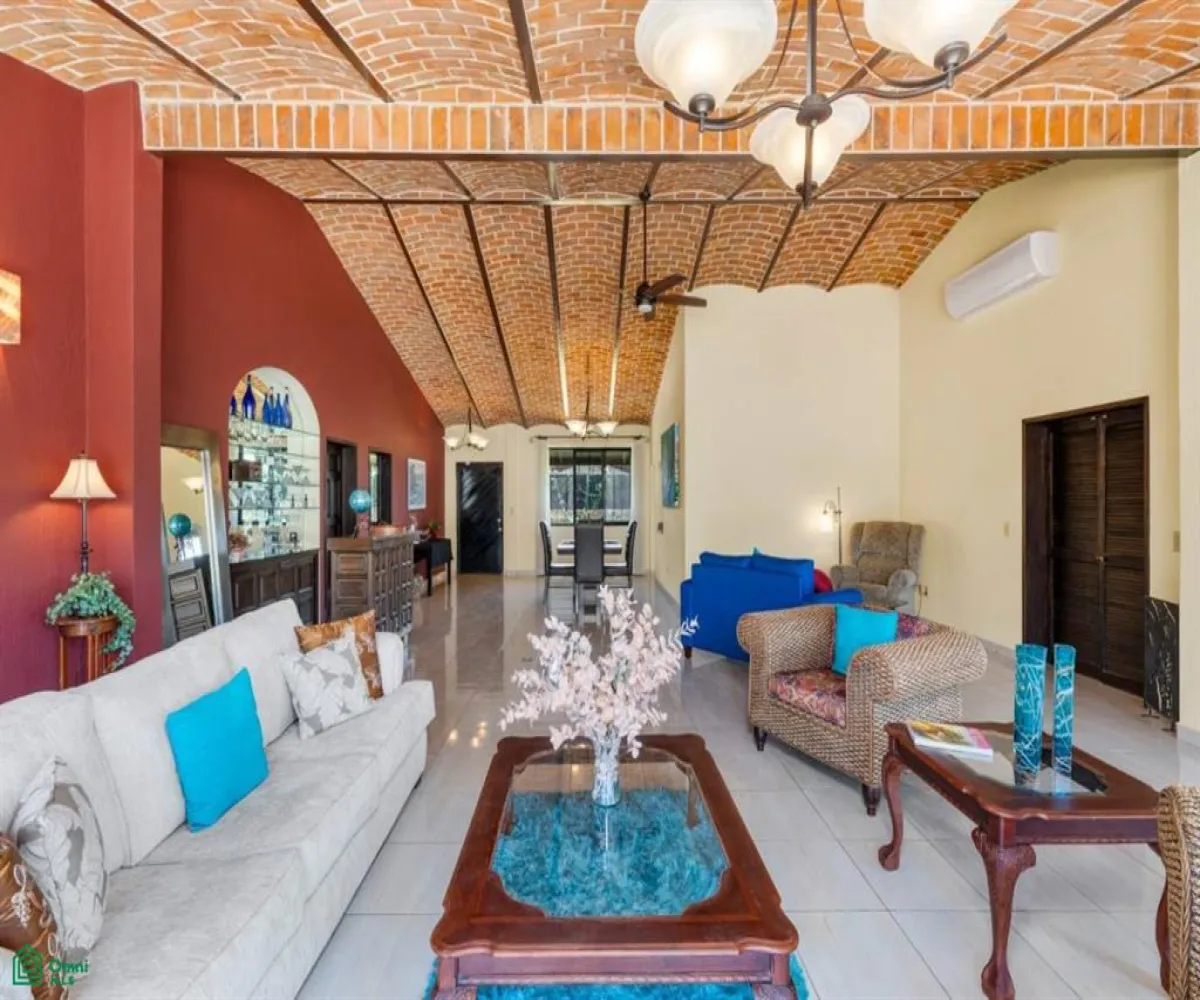 En Venta,Chulavista,Paseo Jacarandas 24, Chapala, Jalisco 45907, 3 Habitaciones,4 Baños,Paseo Jacarandas,2,MX25923338