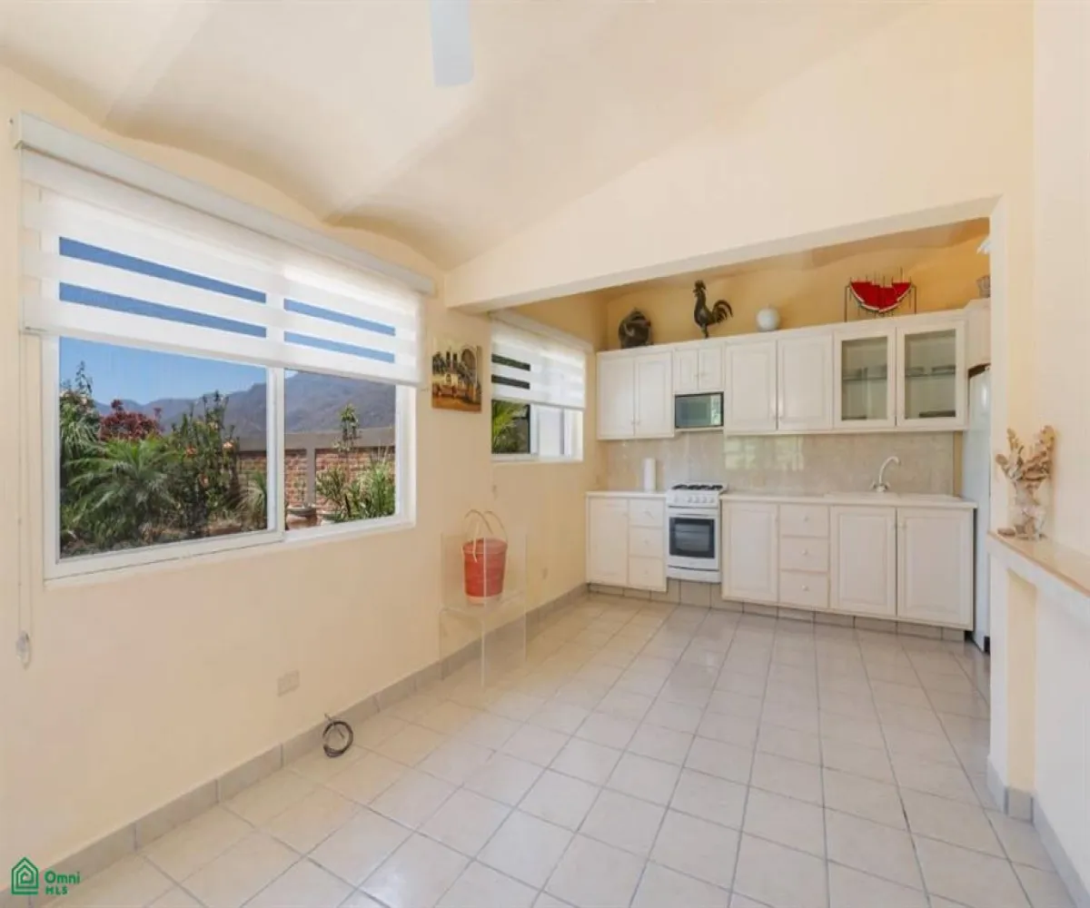 En Venta,Chulavista,Paseo Jacarandas 24, Chapala, Jalisco 45907, 3 Habitaciones,4 Baños,Paseo Jacarandas,2,MX25923338