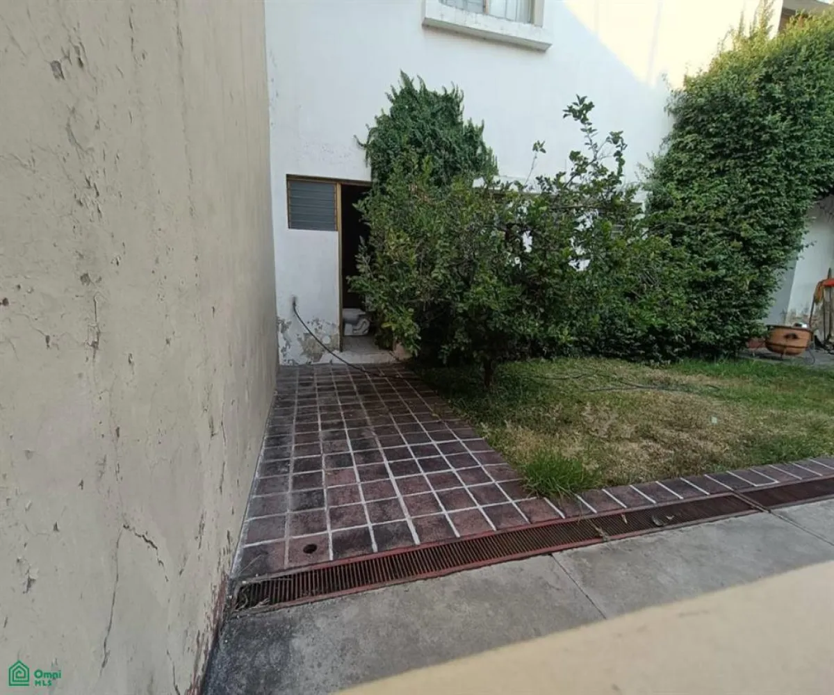 En Venta,Residencial Patria,Lago Ginebra 2743, Zapopan, Jalisco 45160, 8 Habitaciones,5 Baños,Lago Ginebra,3,MX25924795