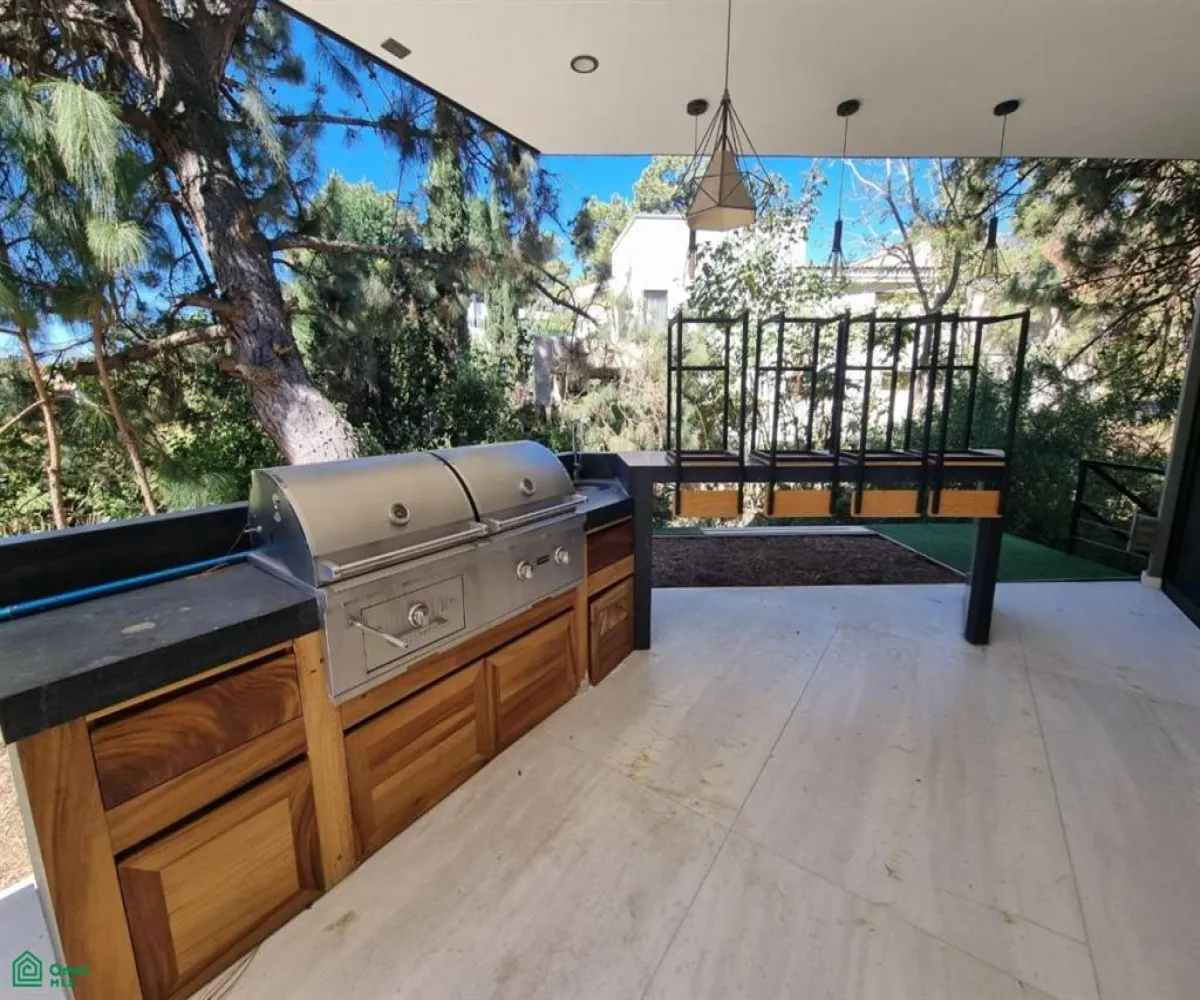 En Venta,Cielo Contry Club,paseo del valle 602, Tlajomulco de Zuniga, Jalisco 45643, 6 Habitaciones,5 Baños,paseo del valle,3,MX25928134