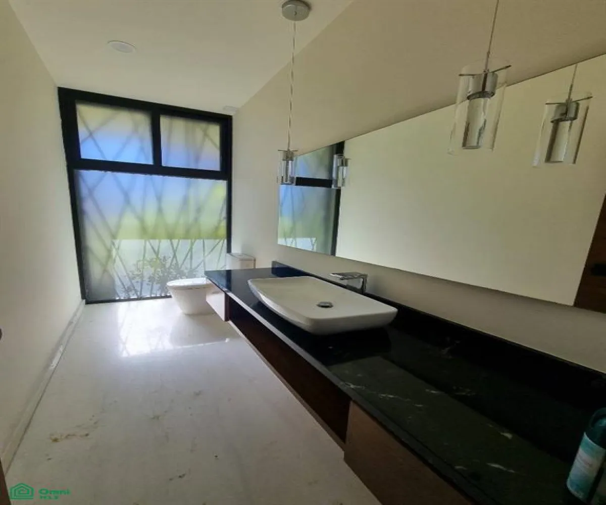 En Venta,Cielo Contry Club,paseo del valle 602, Tlajomulco de Zuniga, Jalisco 45643, 6 Habitaciones,5 Baños,paseo del valle,3,MX25928134