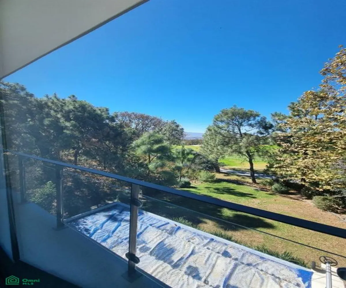 En Venta,Cielo Contry Club,paseo del valle 602, Tlajomulco de Zuniga, Jalisco 45643, 6 Habitaciones,5 Baños,paseo del valle,3,MX25928134