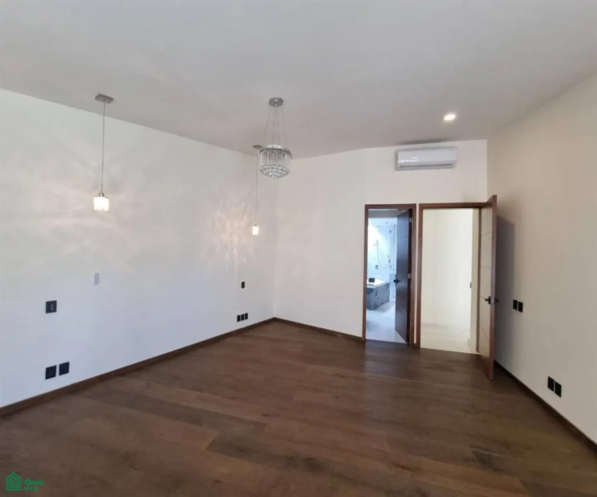 En Venta,Cielo Contry Club,paseo del valle 602, Tlajomulco de Zuniga, Jalisco 45643, 6 Habitaciones,5 Baños,paseo del valle,3,MX25928134