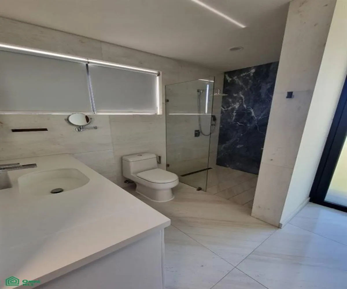 En Venta,Cielo Contry Club,paseo del valle 602, Tlajomulco de Zuniga, Jalisco 45643, 6 Habitaciones,5 Baños,paseo del valle,3,MX25928134