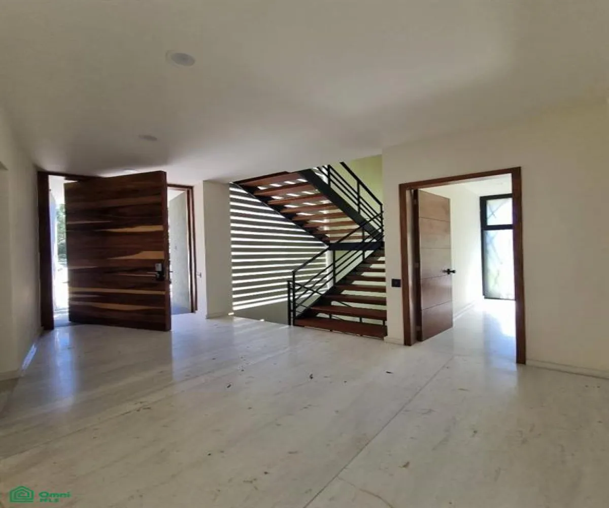 En Venta,Cielo Contry Club,paseo del valle 602, Tlajomulco de Zuniga, Jalisco 45643, 6 Habitaciones,5 Baños,paseo del valle,3,MX25928134