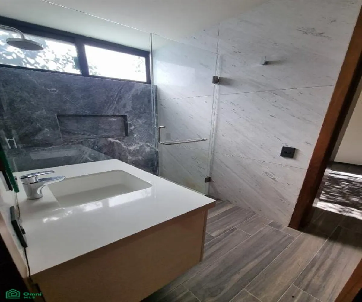 En Renta,Cielo Contry Club,paseo del valle 602, Tlajomulco de Zuniga, Jalisco 45643, 6 Habitaciones,5 Baños,paseo del valle,3,MX25928192