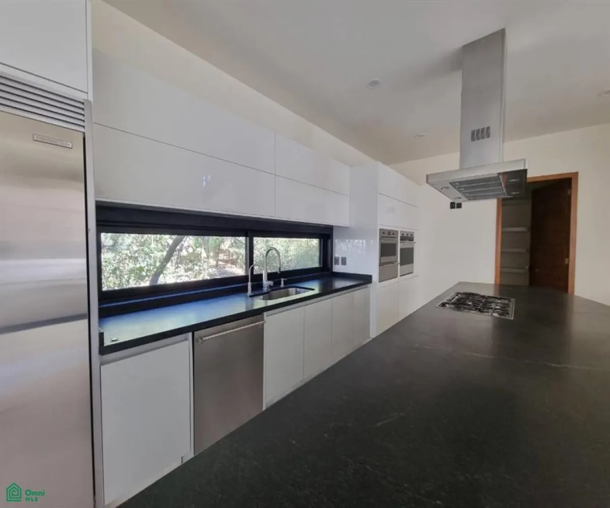 En Renta,Cielo Contry Club,paseo del valle 602, Tlajomulco de Zuniga, Jalisco 45643, 6 Habitaciones,5 Baños,paseo del valle,3,MX25928192