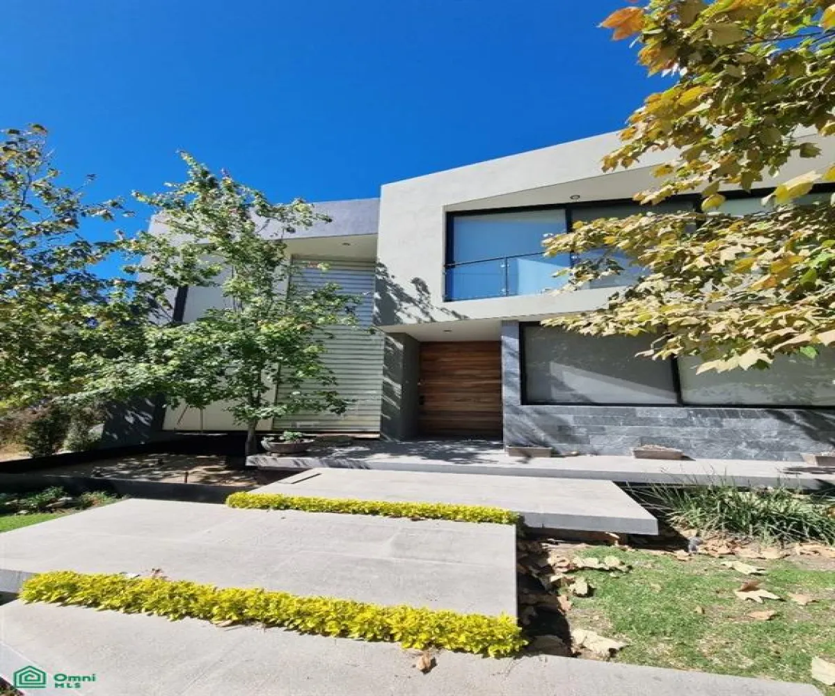 En Renta,Cielo Contry Club,paseo del valle 602, Tlajomulco de Zuniga, Jalisco 45643, 6 Habitaciones,5 Baños,paseo del valle,3,MX25928192