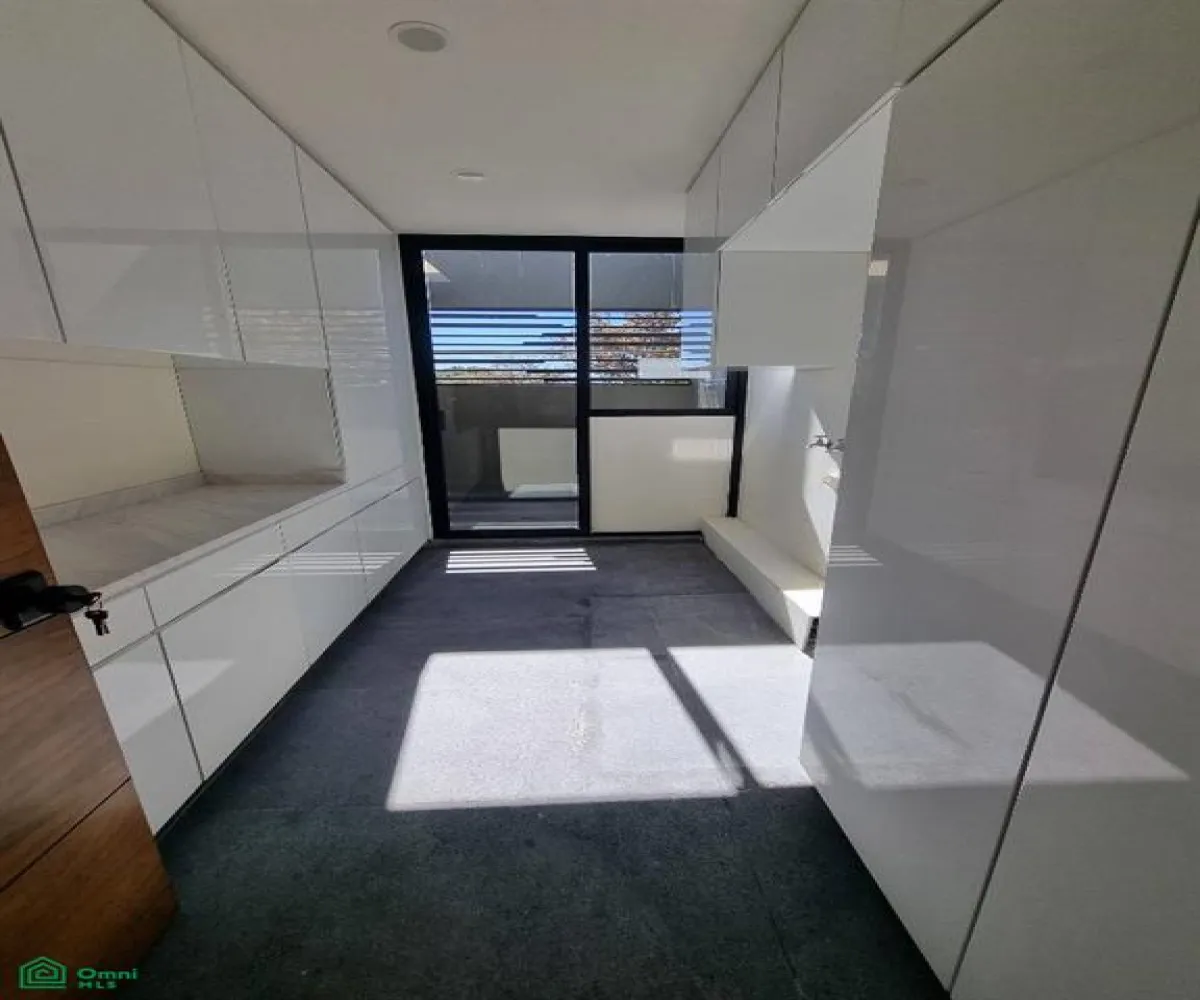 En Renta,Cielo Contry Club,paseo del valle 602, Tlajomulco de Zuniga, Jalisco 45643, 6 Habitaciones,5 Baños,paseo del valle,3,MX25928192