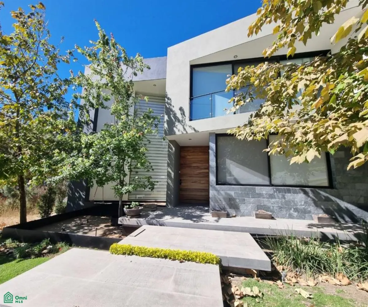 En Renta,Cielo Contry Club,paseo del valle 602, Tlajomulco de Zuniga, Jalisco 45643, 6 Habitaciones,5 Baños,paseo del valle,3,MX25928192
