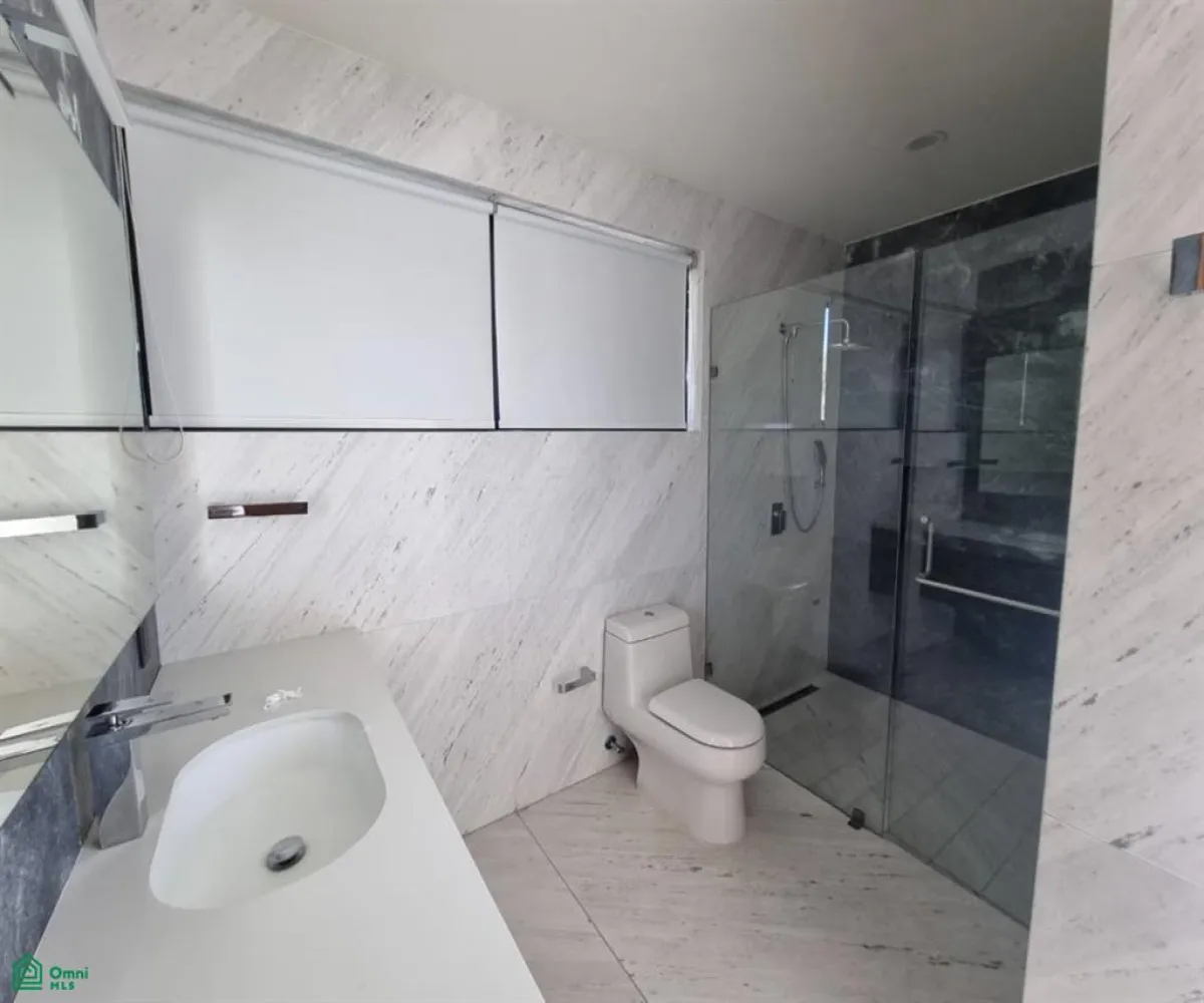 En Renta,Cielo Contry Club,paseo del valle 602, Tlajomulco de Zuniga, Jalisco 45643, 6 Habitaciones,5 Baños,paseo del valle,3,MX25928192