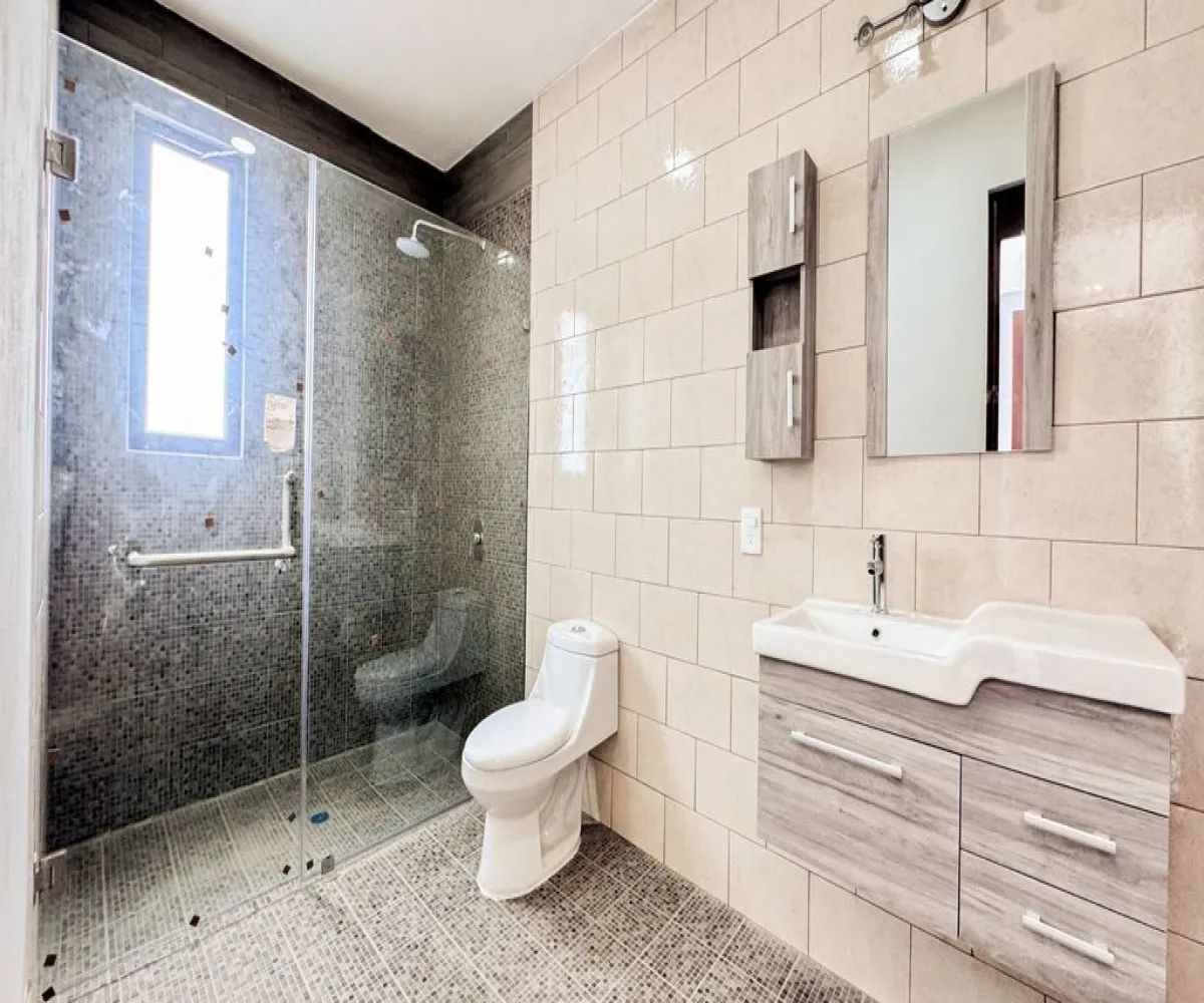 Casa En Venta,Pedregal del Bosque ,Prol. Manuel López Cotilla 681 70, San Pedro Tlaquepaque, Jalisco 45610, 2 Habitaciones,3 Baños,Prol. Manuel López Cotilla ,2,pfNhemU