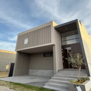 Casa En Venta,Avenida Punto Sur 6259, Tlajomulco de Zúñiga, Jalisco 45645, 5 Habitaciones,5 Baños,Avenida Punto Sur,3,p4sVu27