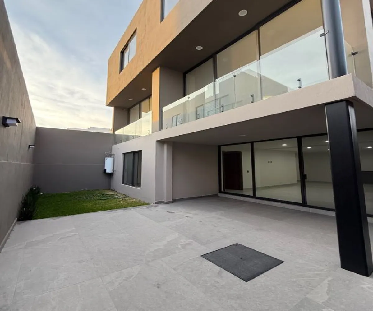 Casa En Venta,Avenida Punto Sur 6259, Tlajomulco de Zúñiga, Jalisco 45645, 5 Habitaciones,5 Baños,Avenida Punto Sur,3,p4sVu27