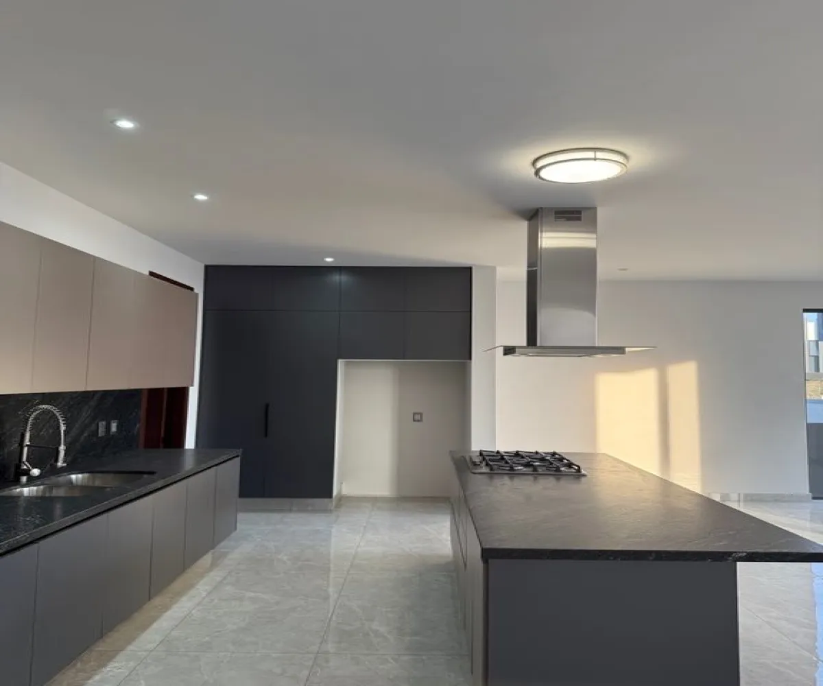 Casa En Venta,Avenida Punto Sur 6259, Tlajomulco de Zúñiga, Jalisco 45645, 5 Habitaciones,5 Baños,Avenida Punto Sur,3,p4sVu27