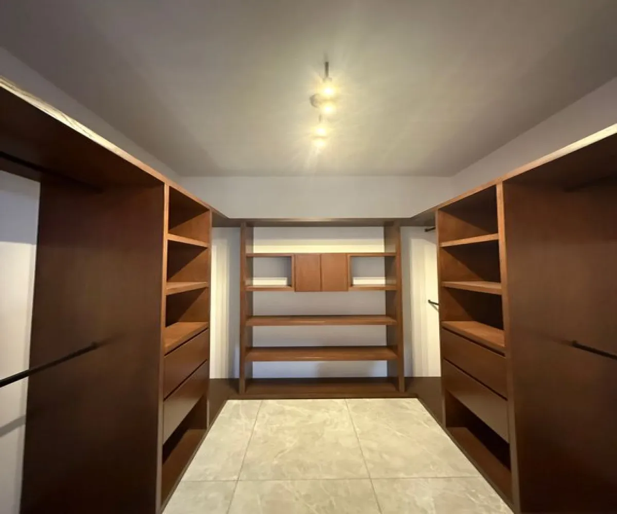 Casa En Venta,Avenida Punto Sur 6259, Tlajomulco de Zúñiga, Jalisco 45645, 5 Habitaciones,5 Baños,Avenida Punto Sur,3,p4sVu27