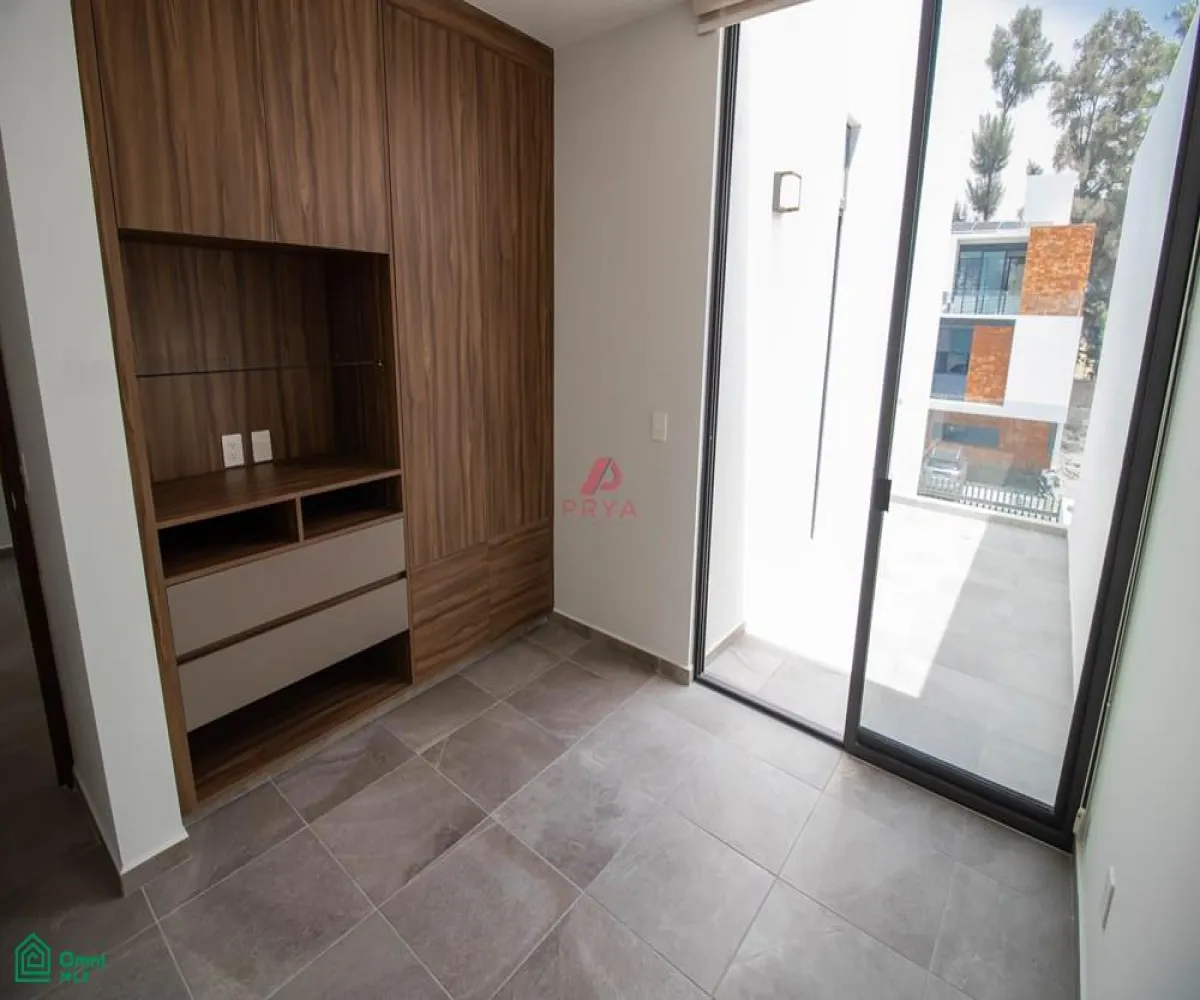 Casa En Venta,Tlajomulco De Zuñiga,Vuelo de las grullas #200 S/N, Tlajomulco de Zuniga, Jalisco 45645, 3 Habitaciones,3 Baños,Vuelo de las grullas #200,3,MX25931394