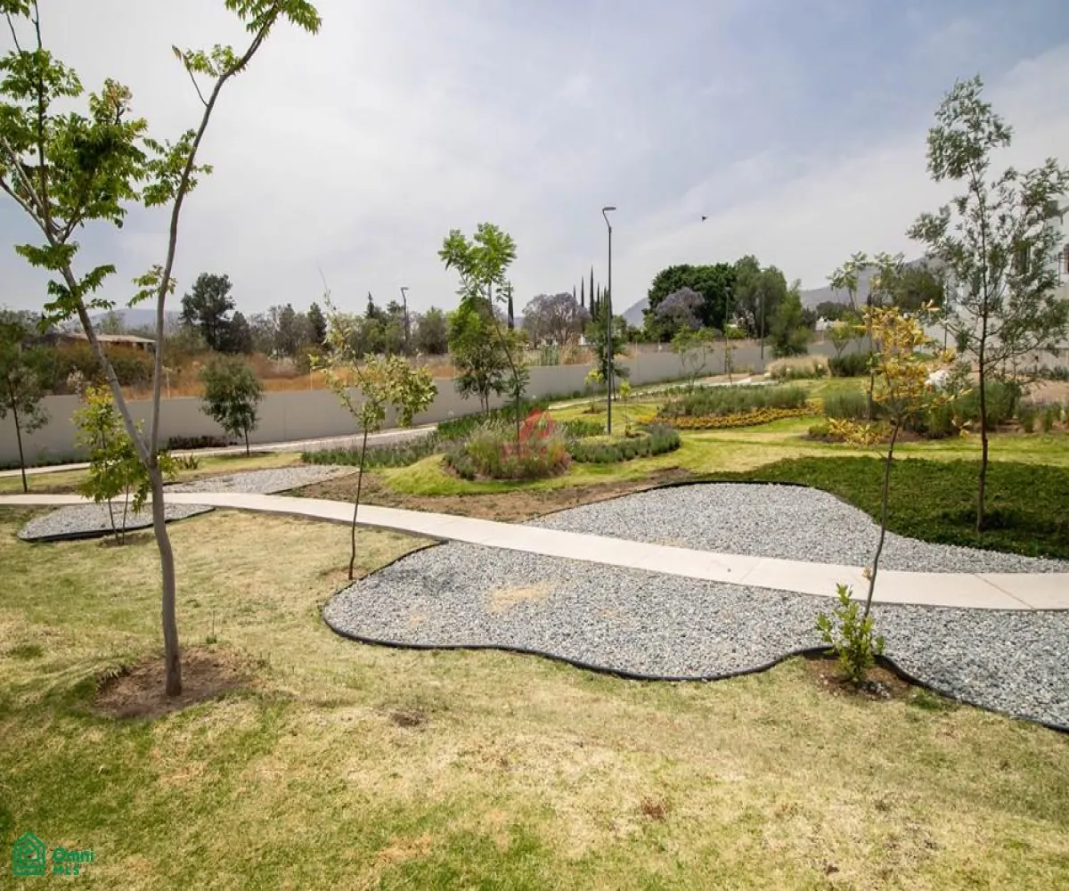 Casa En Venta,Tlajomulco De Zuñiga,Vuelo de las grullas #200 S/N, Tlajomulco de Zuniga, Jalisco 45645, 3 Habitaciones,3 Baños,Vuelo de las grullas #200,3,MX25931394