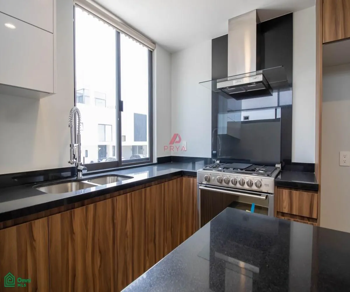 Casa En Venta,Tlajomulco De Zuñiga,Vuelo de las grullas #200 S/N, Tlajomulco de Zuniga, Jalisco 45645, 3 Habitaciones,3 Baños,Vuelo de las grullas #200,3,MX25931394