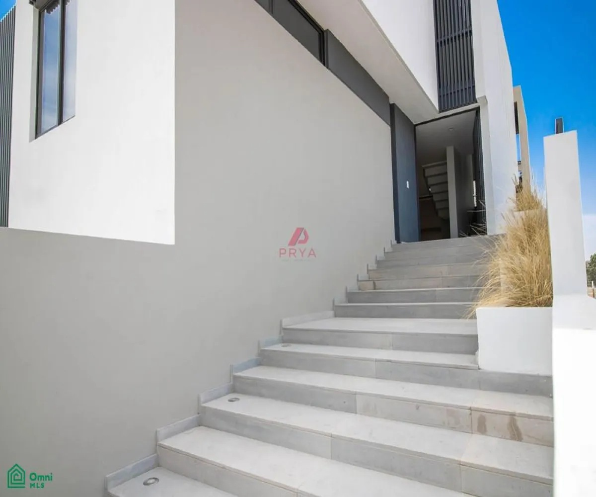 Casa En Venta,Tlajomulco De Zuñiga,Vuelo de las grullas #200 S/N, Tlajomulco de Zuniga, Jalisco 45645, 3 Habitaciones,3 Baños,Vuelo de las grullas #200,3,MX25931394