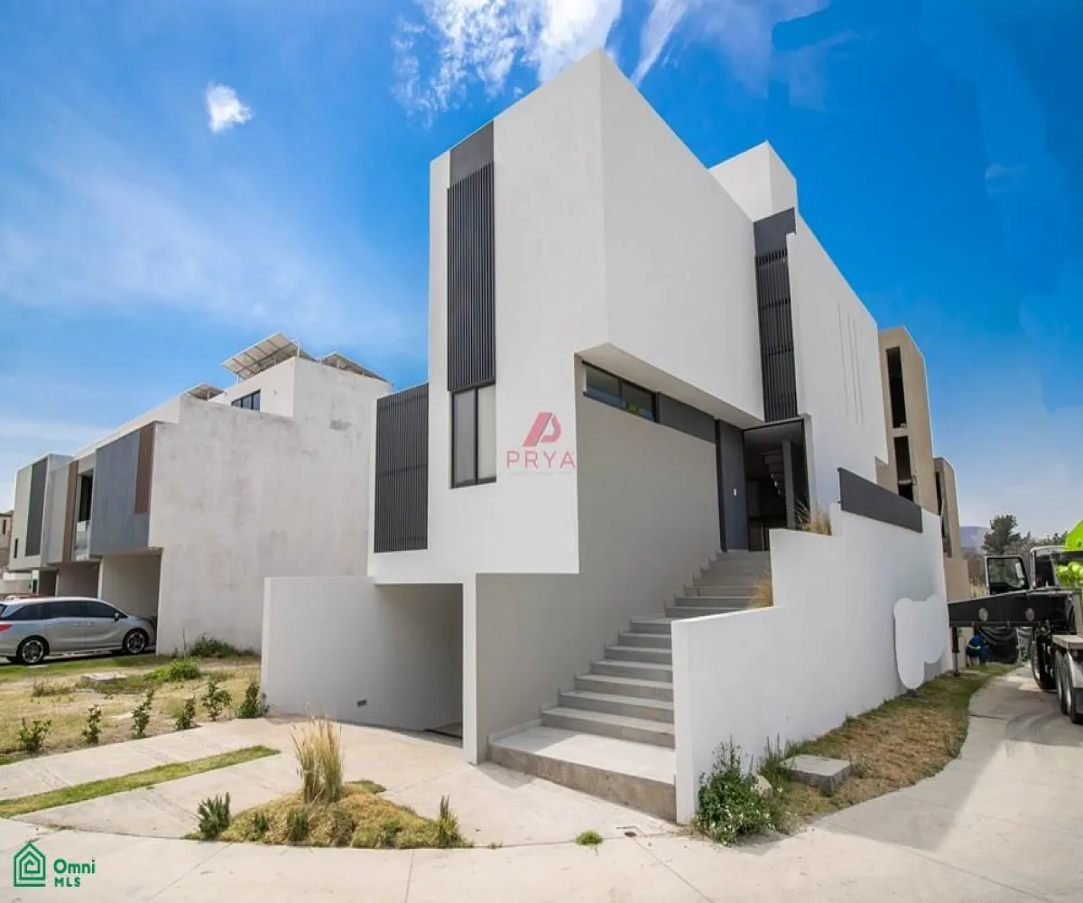 Casa En Venta,Tlajomulco De Zuñiga,Vuelo de las grullas #200 S/N, Tlajomulco de Zuniga, Jalisco 45645, 3 Habitaciones,3 Baños,Vuelo de las grullas #200,3,MX25931394