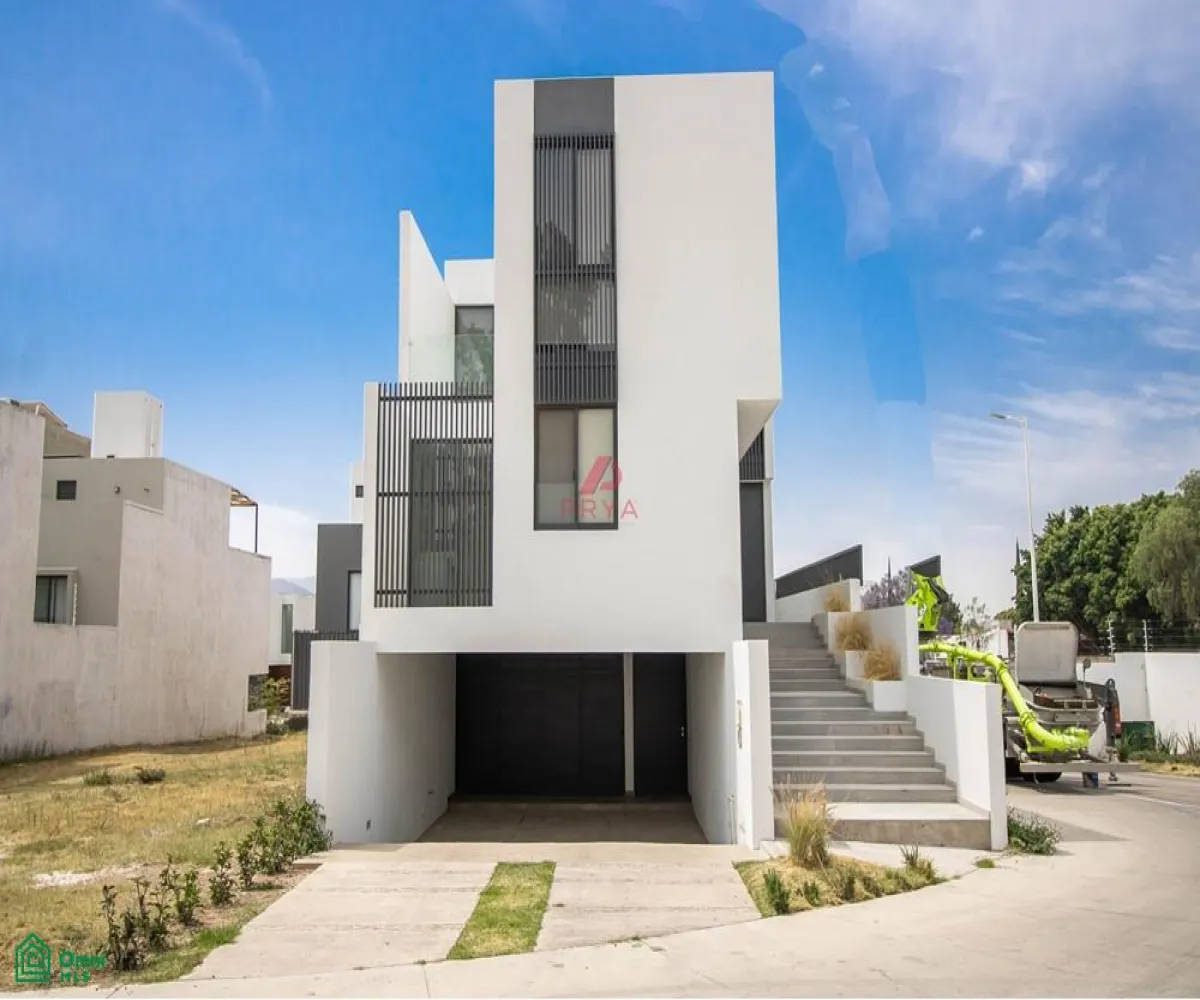 Casa En Venta,Tlajomulco De Zuñiga,Vuelo de las grullas #200 S/N, Tlajomulco de Zuniga, Jalisco 45645, 3 Habitaciones,3 Baños,Vuelo de las grullas #200,3,MX25931394