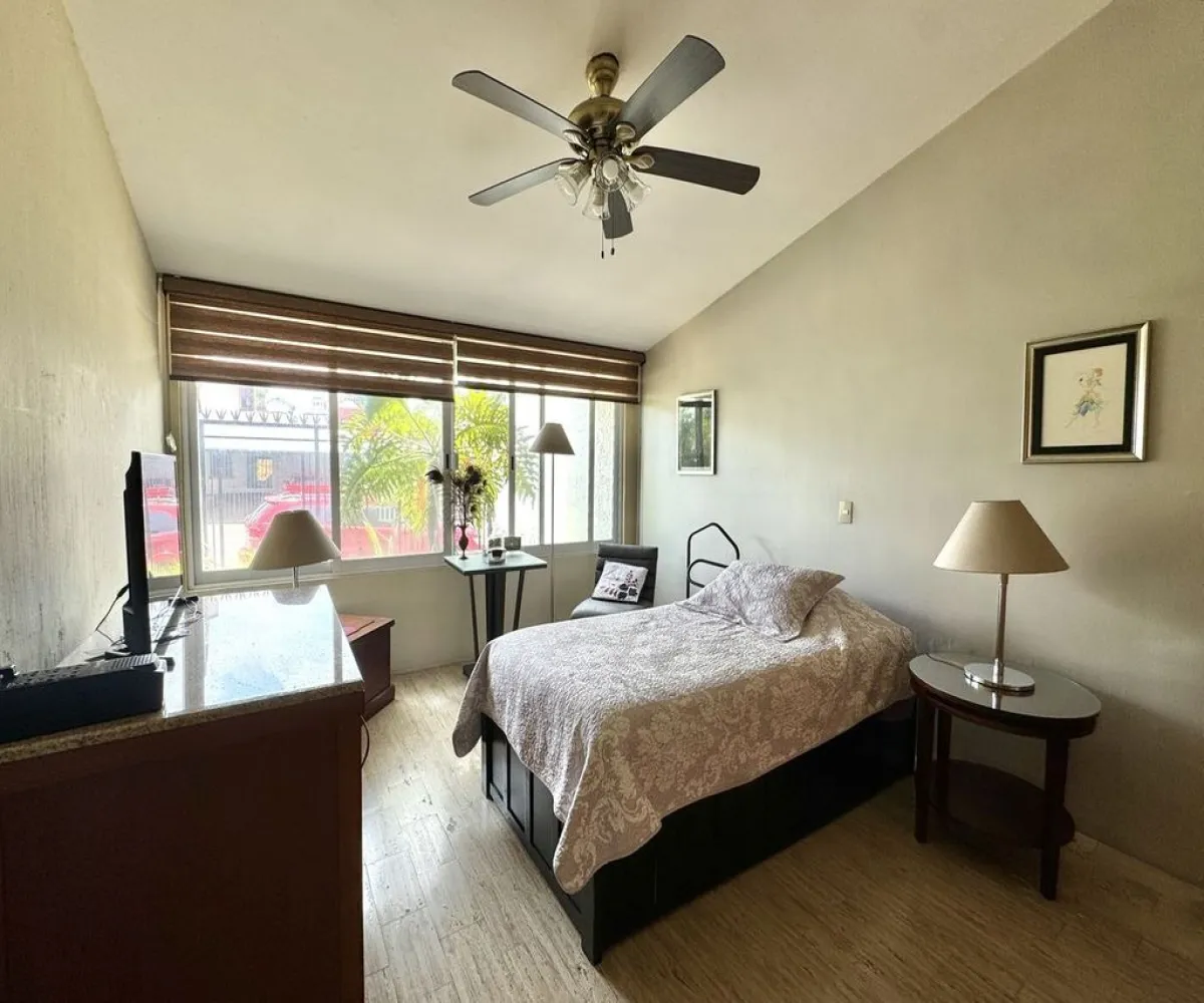 Casa En Venta,Bugambilias,Remanso de Las Acacias 109, Zapopan, Jalisco 45237, 6 Habitaciones,5 Baños,Remanso de Las Acacias,2,pTzKCOB