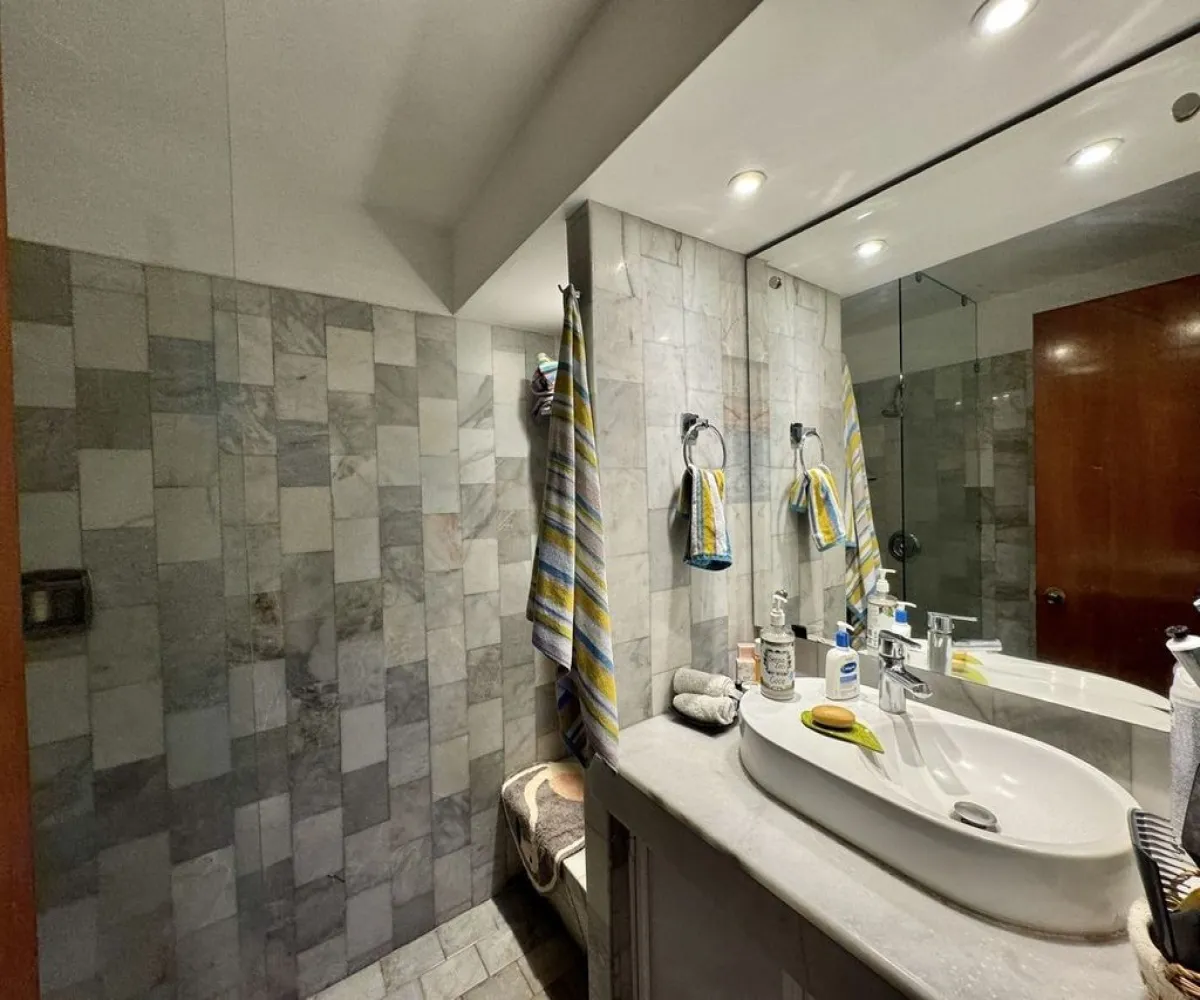 Casa En Venta,Bugambilias,Remanso de Las Acacias 109, Zapopan, Jalisco 45237, 6 Habitaciones,5 Baños,Remanso de Las Acacias,2,pTzKCOB