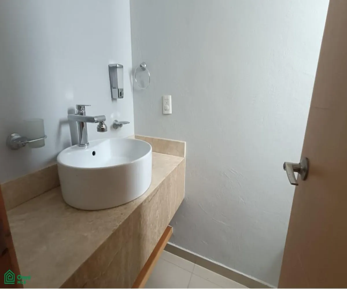 Casa En Venta,Fraccionamiento Bosque Real,Loma Ancha 100, Tlajomulco de Zuniga, Jalisco 45230, 3 Habitaciones,3 Baños,Loma Ancha,2,MX25958268