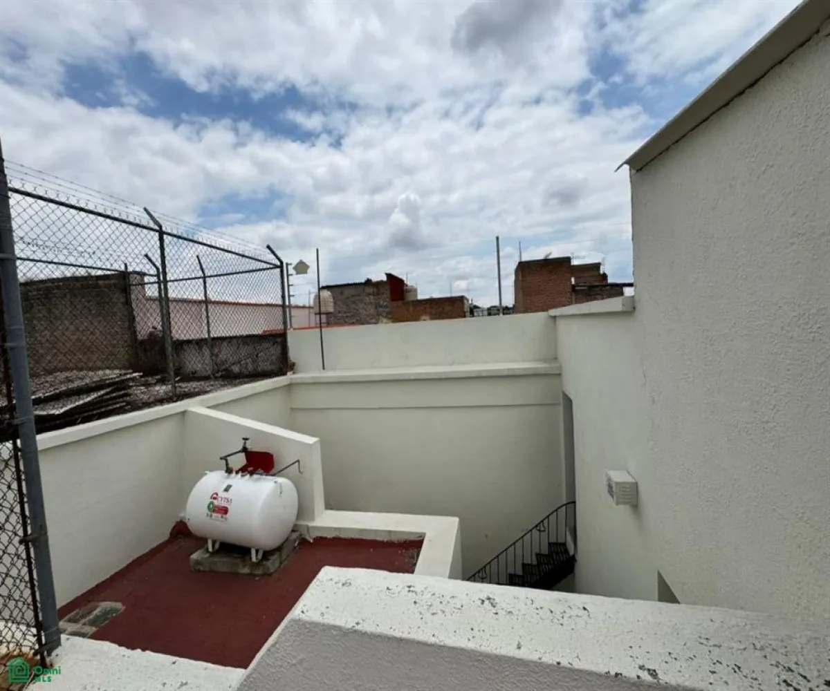 Casa En Venta,Medrano,federico medrano 158, Guadalajara, Jalisco 44410, 3 Habitaciones,2 Baños,federico medrano,2,MX25958597