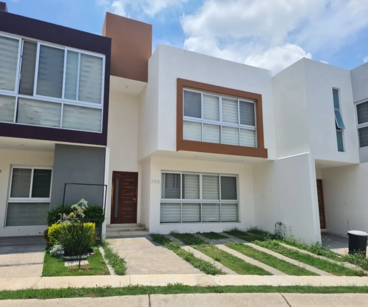 Casa En Renta,Fraccionamiento La Rioja,Logroño S/N, Tlajomulco de Zúñiga, Jalisco 45645, 4 Habitaciones,3 Baños,Logroño,2,pOjXvfO