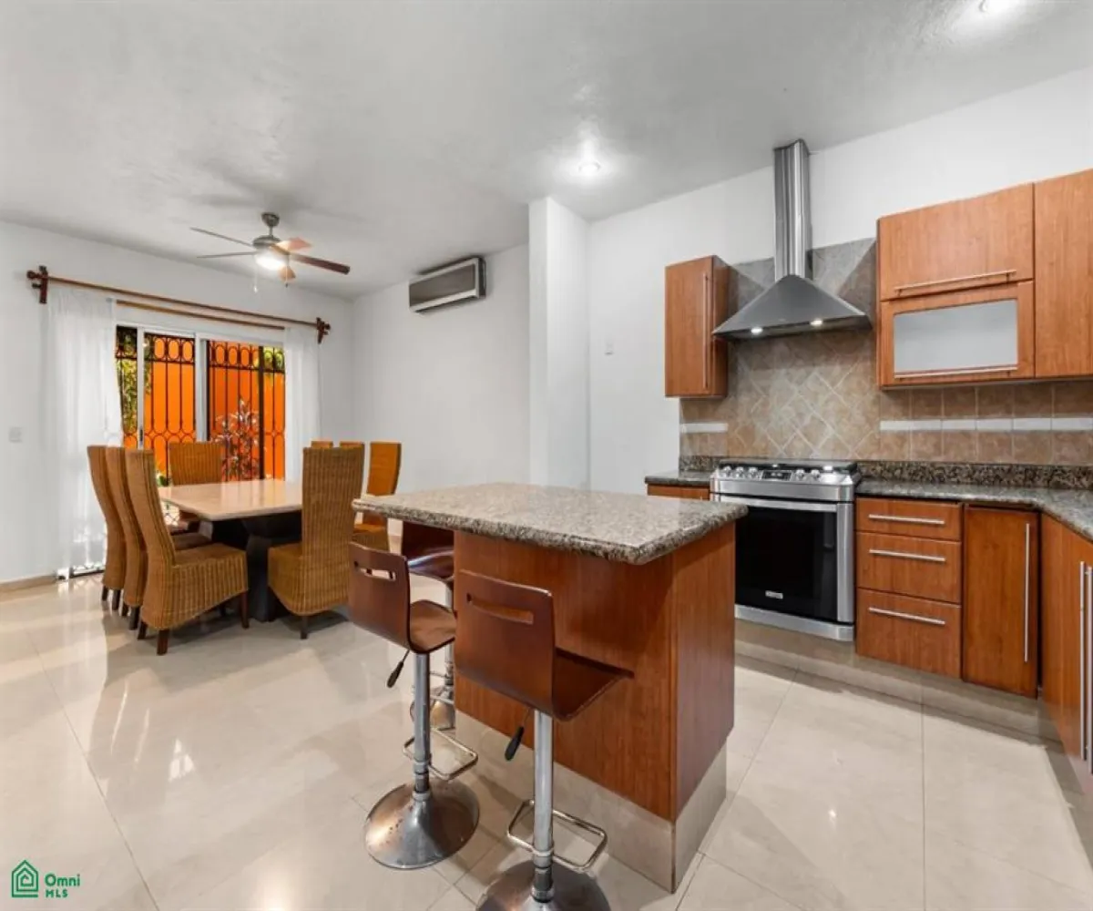 Casa En Venta,Residencial Fluvial Vallarta,Rio papaloapan 168, Puerto Vallarta, Jalisco 48312, 4 Habitaciones,3 Baños,Rio papaloapan,2,MX25940274