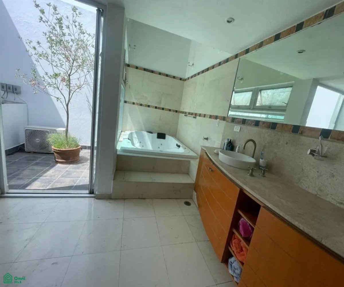 Casa En Renta,Bosques Santa Anita,Cañada del Tigre 7, Tlajomulco de Zuniga, Jalisco 45645, 3 Habitaciones,4 Baños,Cañada del Tigre,3,MX25940806