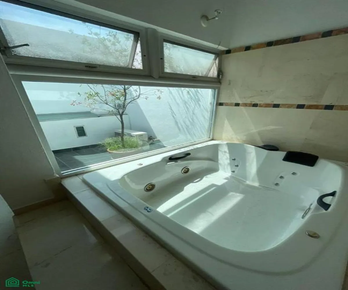 Casa En Renta,Bosques Santa Anita,Cañada del Tigre 7, Tlajomulco de Zuniga, Jalisco 45645, 3 Habitaciones,4 Baños,Cañada del Tigre,3,MX25940806