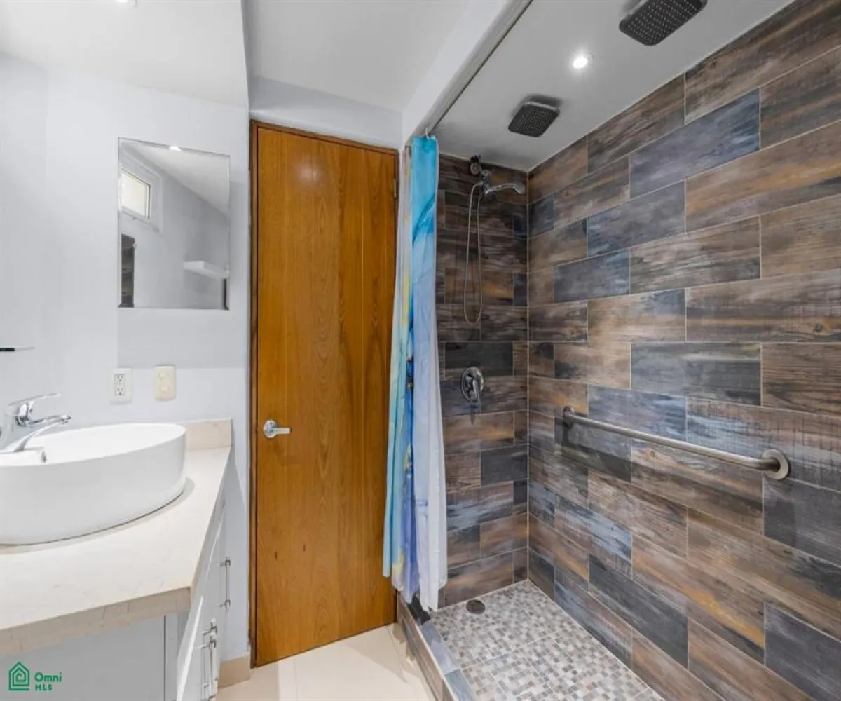 En Venta,5 de Diciembre,Costa Rica 1230 E-4, Puerto Vallarta, Jalisco 48350, 2 Habitaciones,2 Baños,Costa Rica,3,MX25941868