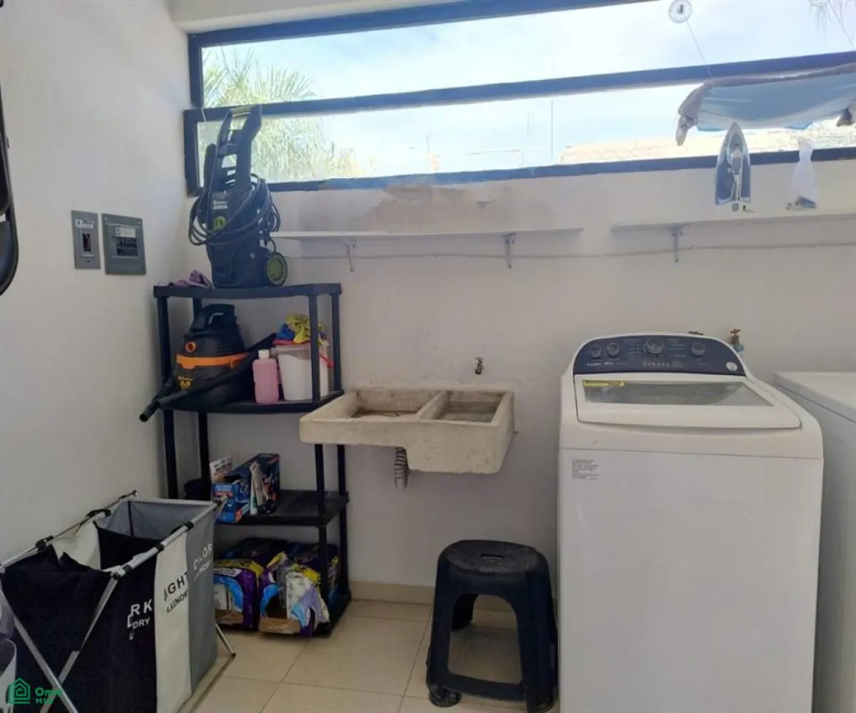 En Venta,Santa Anita Residencial,Francisco I Madero 673, Tlaquepaque, Jalisco 45600, 3 Habitaciones,2 Baños,Francisco I Madero,3,MX25942783