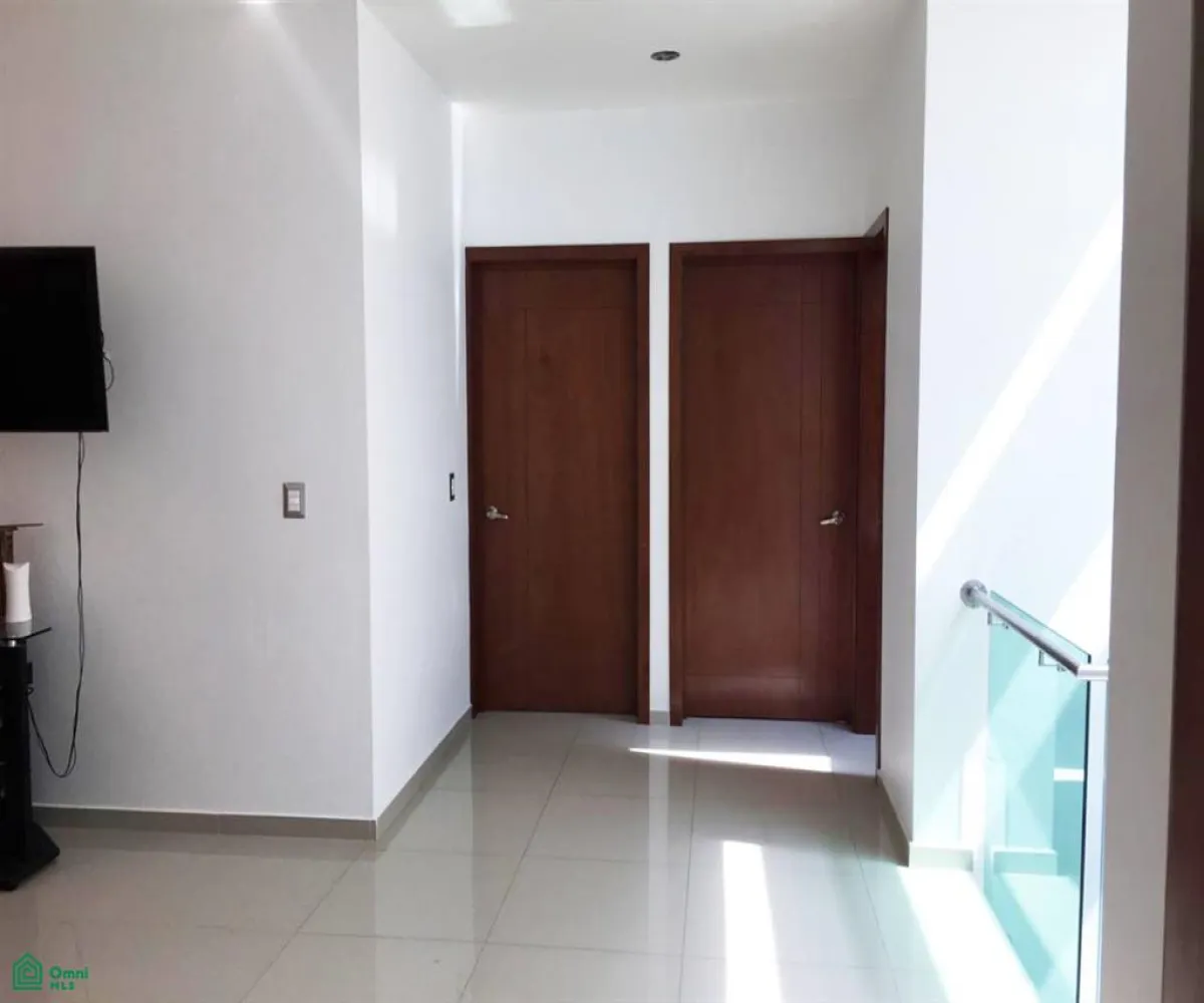 En Venta,La Rioja,Najerilla 851, Tlajomulco de Zuniga, Jalisco 45640, 4 Habitaciones,4 Baños,Najerilla,2,MX25943985