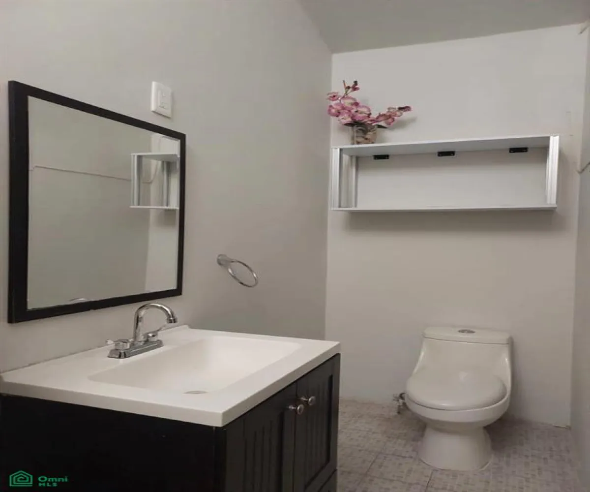 En Venta,Jardines Vallarta,victor hugo 81, Zapopan, Jalisco 45027, 4 Habitaciones,3 Baños,victor hugo,2,MX25946318