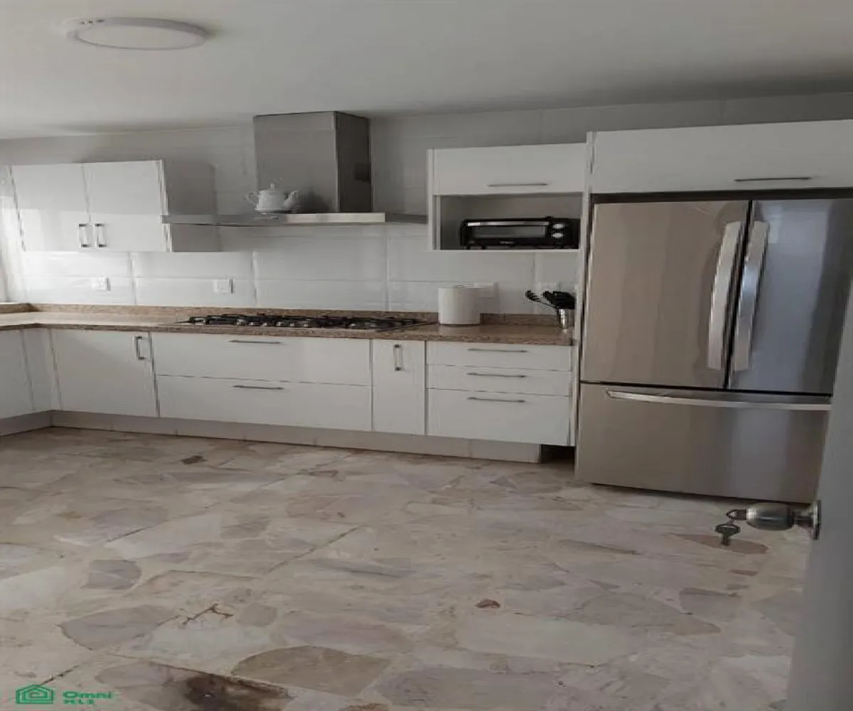 En Venta,Jardines Vallarta,victor hugo 81, Zapopan, Jalisco 45027, 4 Habitaciones,3 Baños,victor hugo,2,MX25946318