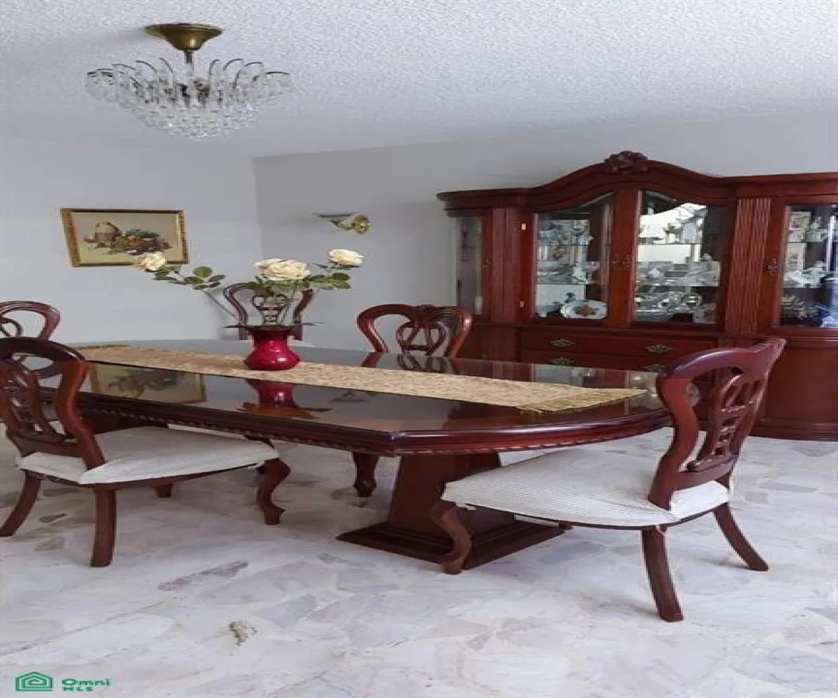 En Venta,Jardines Vallarta,victor hugo 81, Zapopan, Jalisco 45027, 4 Habitaciones,3 Baños,victor hugo,2,MX25946318