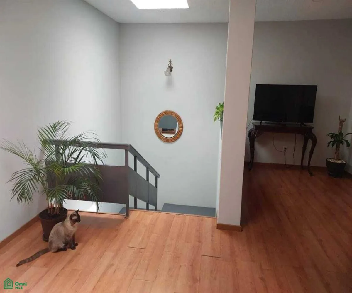 En Venta,Jardines Vallarta,victor hugo 81, Zapopan, Jalisco 45027, 4 Habitaciones,3 Baños,victor hugo,2,MX25946318