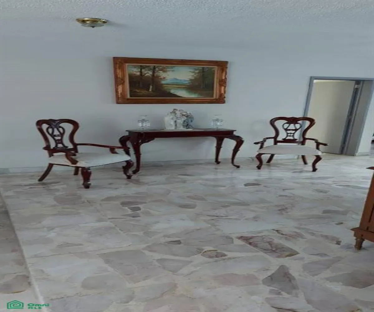 En Venta,Jardines Vallarta,victor hugo 81, Zapopan, Jalisco 45027, 4 Habitaciones,3 Baños,victor hugo,2,MX25946318