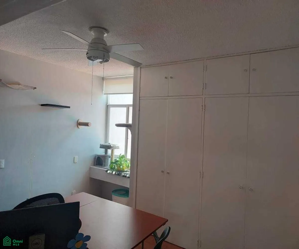 En Venta,Jardines Vallarta,victor hugo 81, Zapopan, Jalisco 45027, 4 Habitaciones,3 Baños,victor hugo,2,MX25946318