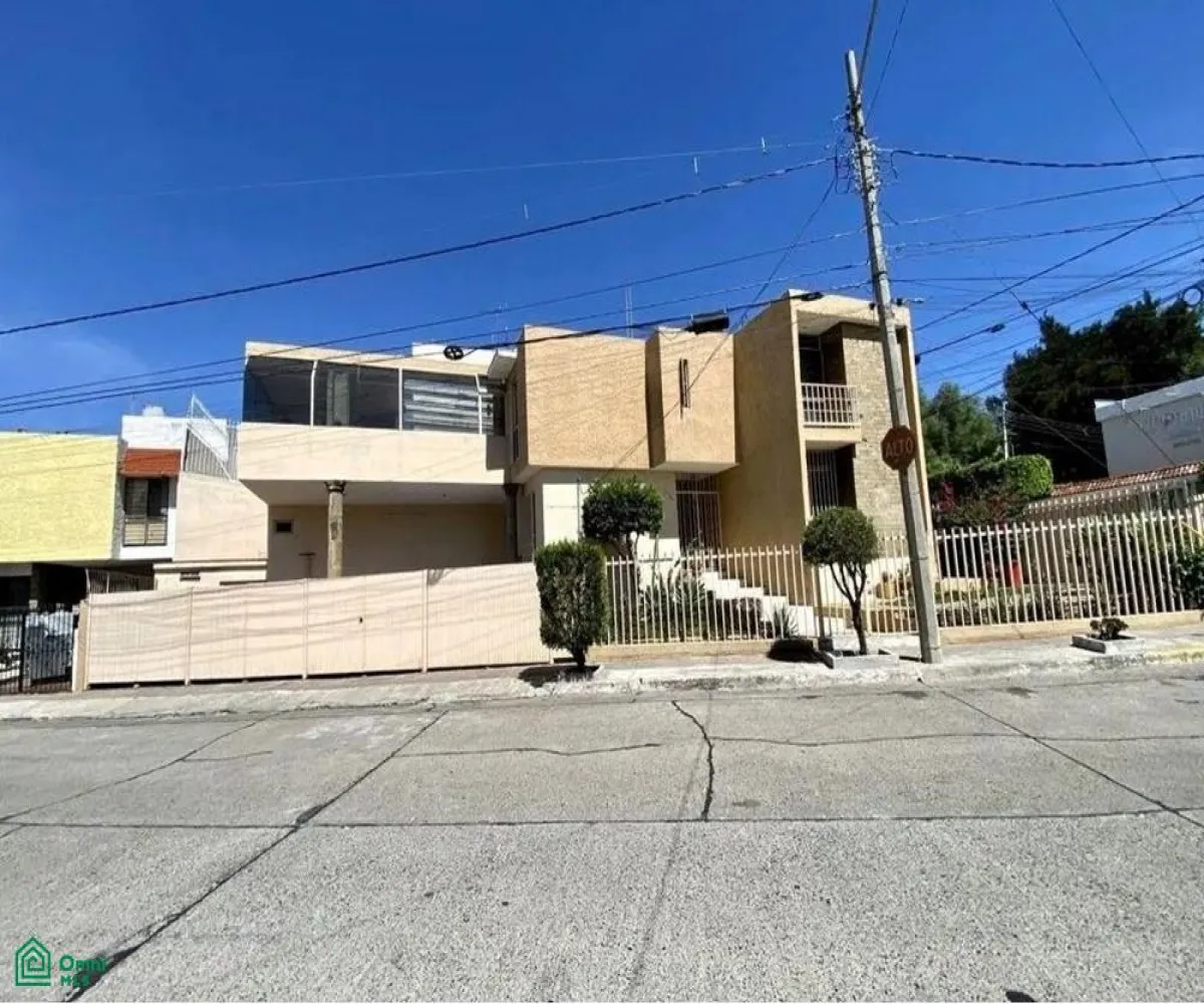 En Venta,Fraccionamiento Jardines Alcalde,Fray Junipero Serra #2163 esquina con Jesús Romer S/N, Guadalajara, Jalisco 44298, 4 Habitaciones,3 Baños,Fray Junipero Serra #2163 esquina con Jesús Romer,MX25948327