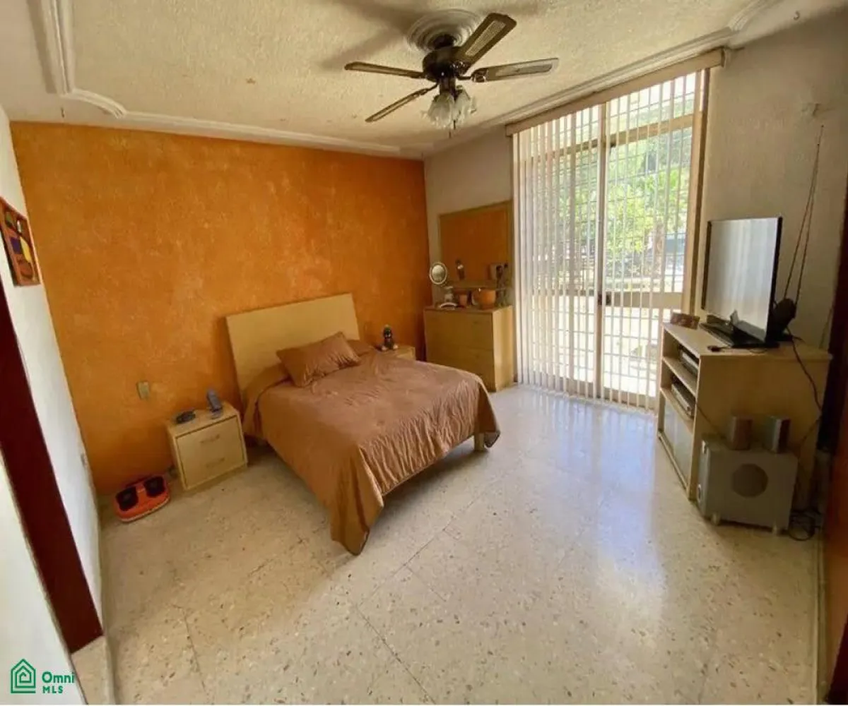 En Venta,Fraccionamiento Jardines Alcalde,Fray Junipero Serra #2163 esquina con Jesús Romer S/N, Guadalajara, Jalisco 44298, 4 Habitaciones,3 Baños,Fray Junipero Serra #2163 esquina con Jesús Romer,MX25948327