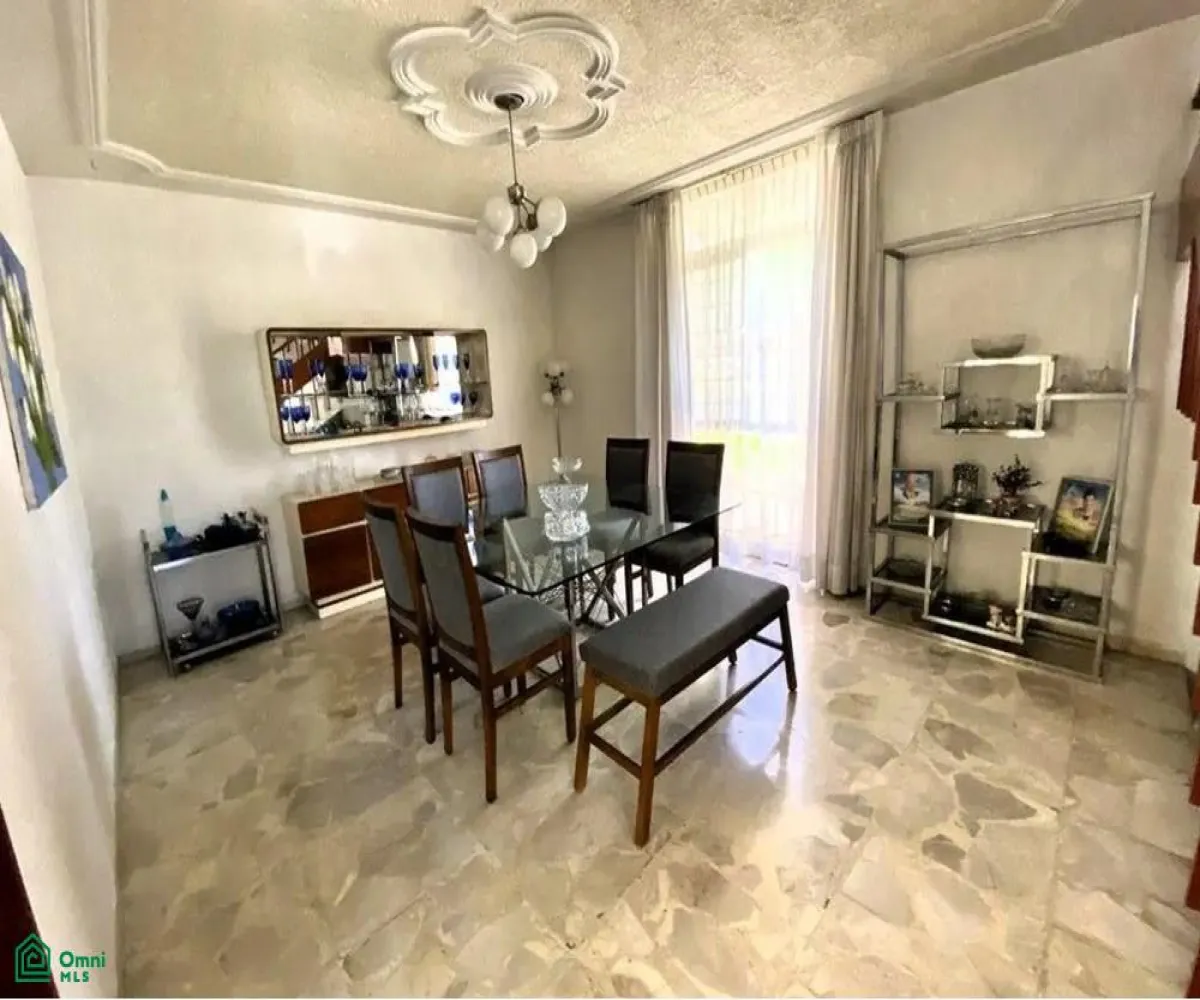 En Venta,Fraccionamiento Jardines Alcalde,Fray Junipero Serra #2163 esquina con Jesús Romer S/N, Guadalajara, Jalisco 44298, 4 Habitaciones,3 Baños,Fray Junipero Serra #2163 esquina con Jesús Romer,MX25948327