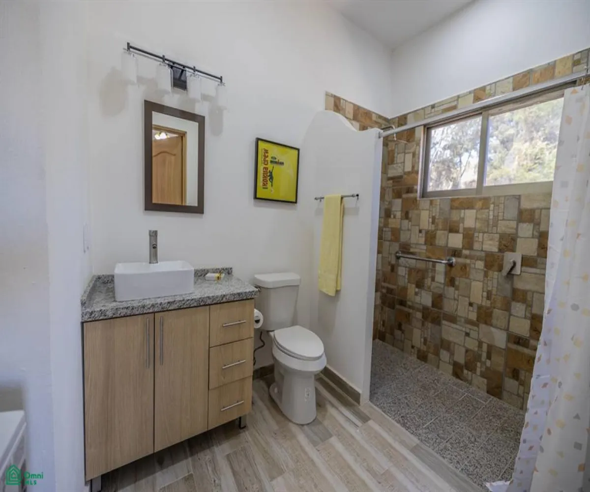 En Venta,San Nicolás de Ibarra,Emiliano Zapata, Hacienda la Labor 2, Chapala, Jalisco 45940, 4 Habitaciones,4 Baños,Emiliano Zapata, Hacienda la Labor,3,MX25950135