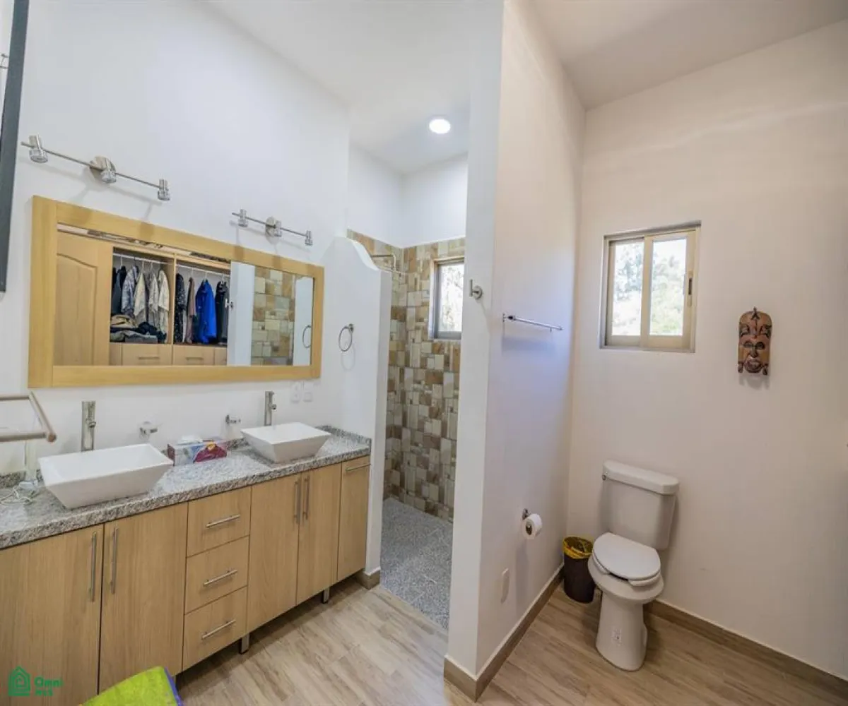 En Venta,San Nicolás de Ibarra,Emiliano Zapata, Hacienda la Labor 2, Chapala, Jalisco 45940, 4 Habitaciones,4 Baños,Emiliano Zapata, Hacienda la Labor,3,MX25950135